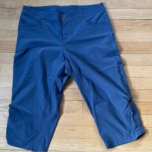 Kuhl capri pants women’s 10 gray hiking outdoor zip Gorpcore travel athletic